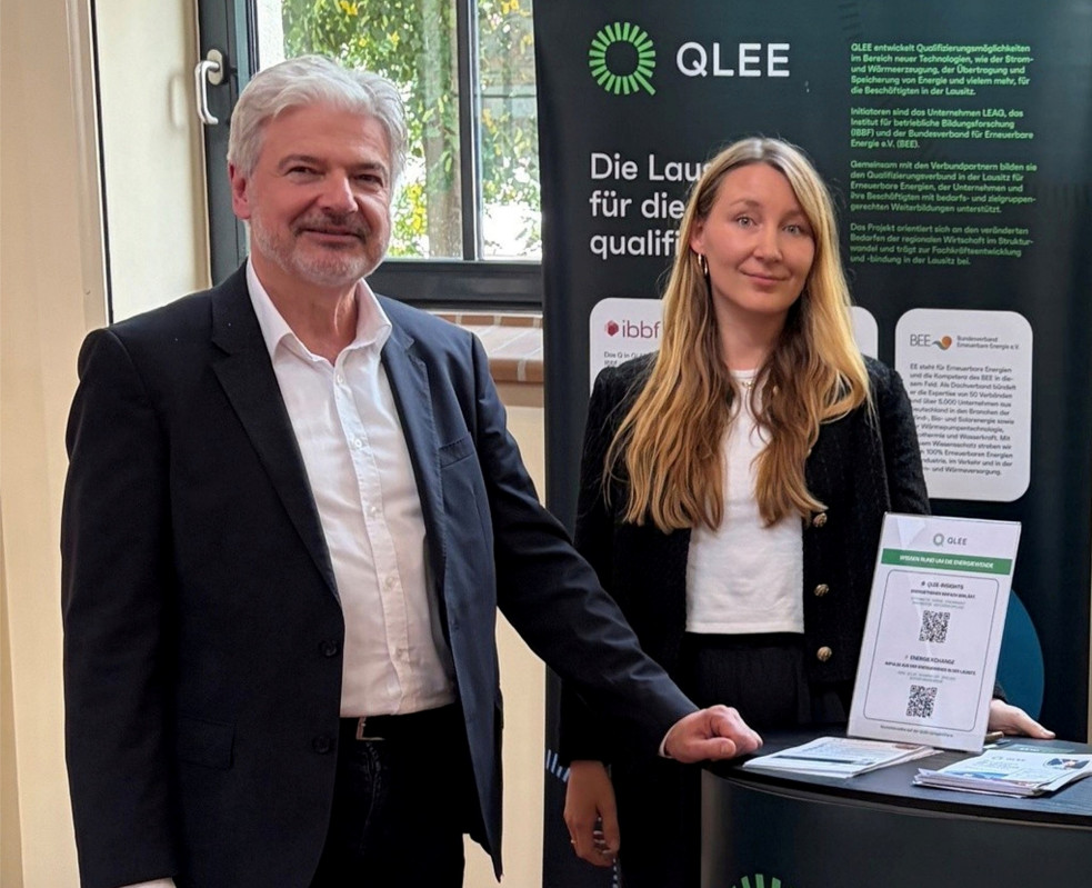 Ralf Holzschuher und Lena Stein-Warburg auf der Zukunftskonferenz der Lausitzrunde in Guben 2026