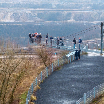 1740653341707 1740653341707